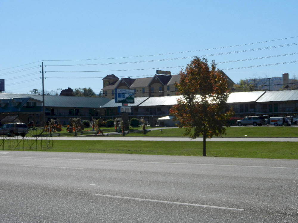 Mountain Breeze Motel Pigeon Forge Exterior photo