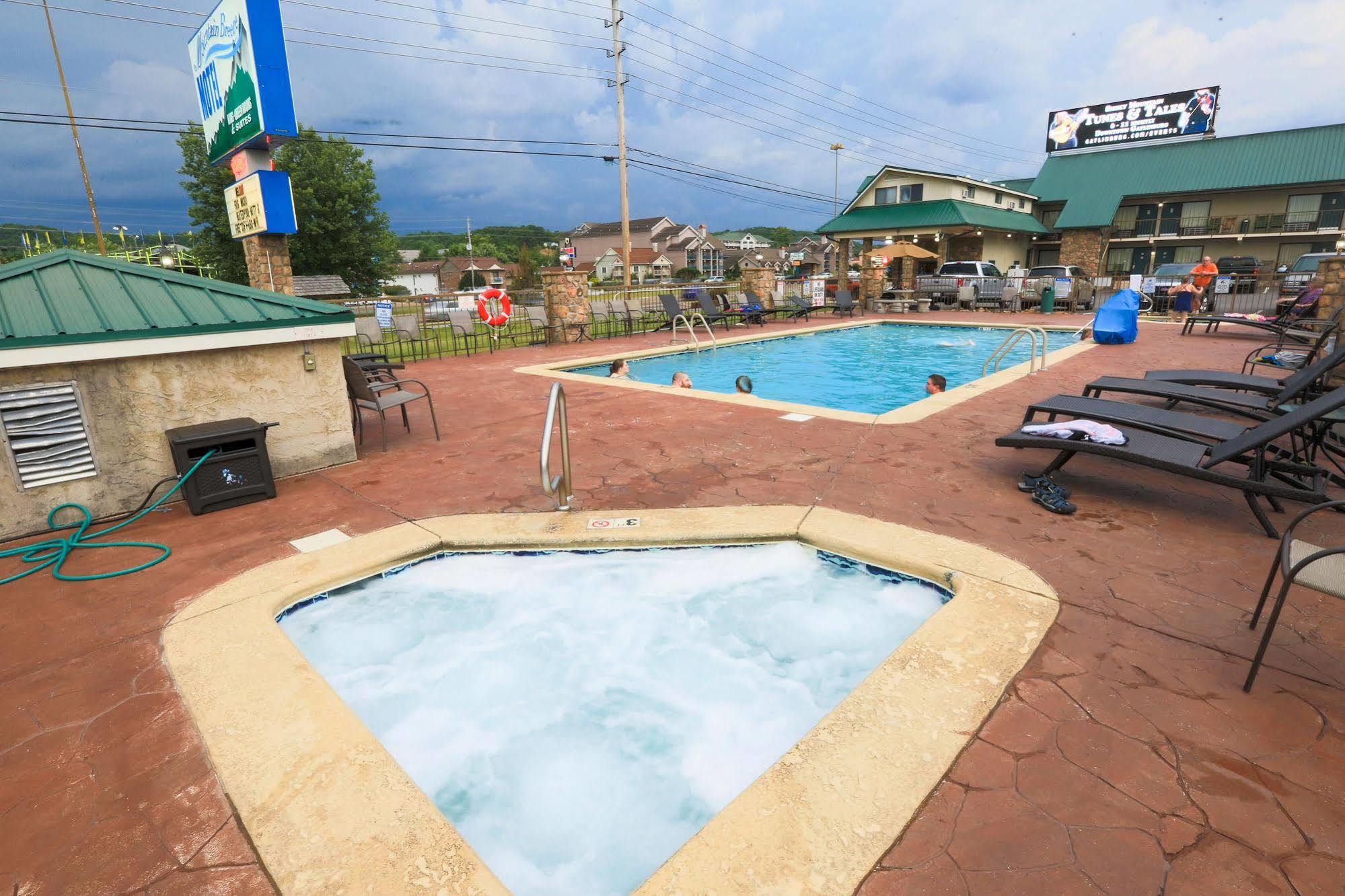 Mountain Breeze Motel Pigeon Forge Exterior photo