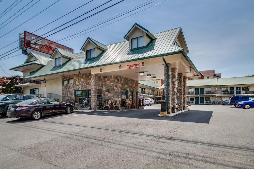 Mountain Breeze Motel Pigeon Forge Exterior photo